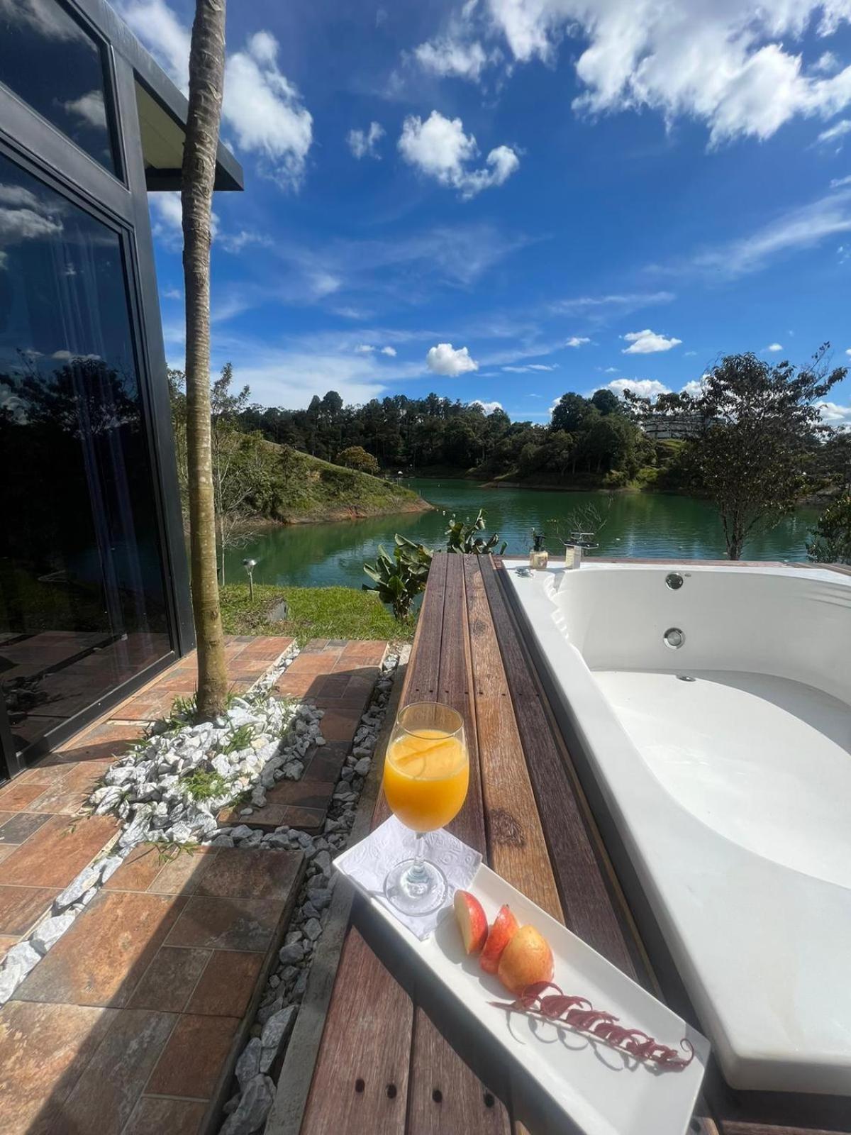 Cabana Privada Sin Prisa "Not Rush" Preciosa! Con Jacuzzi, Vista Y Acceso Directo Al Embalse, Vista A La Piedra , Deporte Acuatico Paddle Board And Breakfast Incluidos ! Imperdible Guatapé Kültér fotó